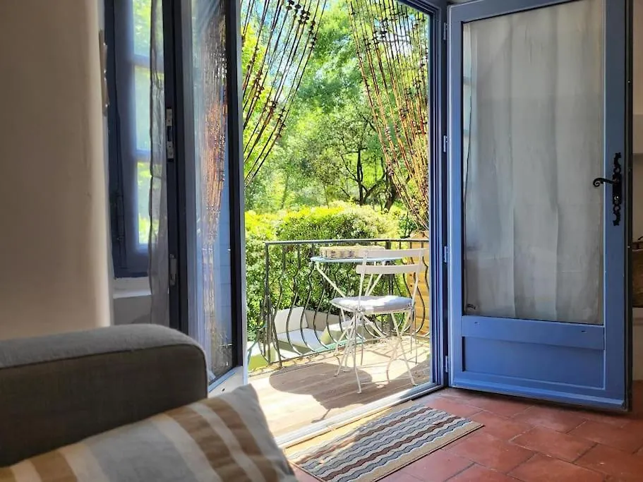 Maison Pechelune Correns 0*,